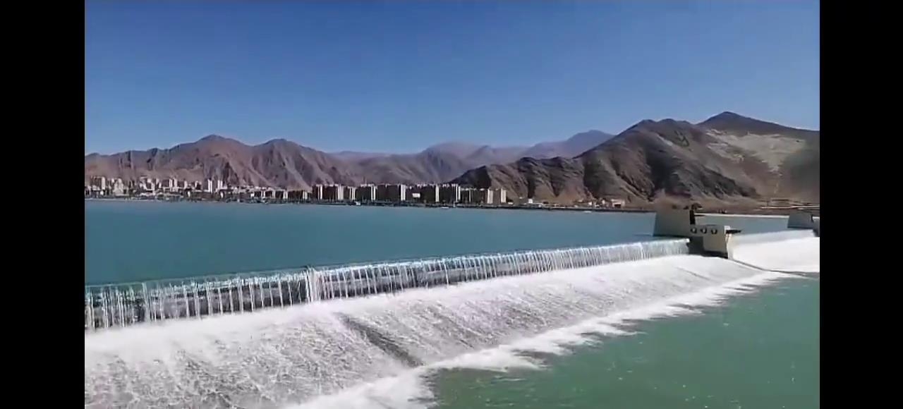 西域高原新型氣盾壩